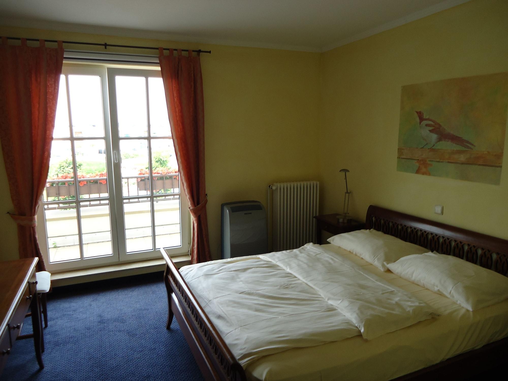 דיסבורג Hotel Landhaus Milser מראה חיצוני תמונה