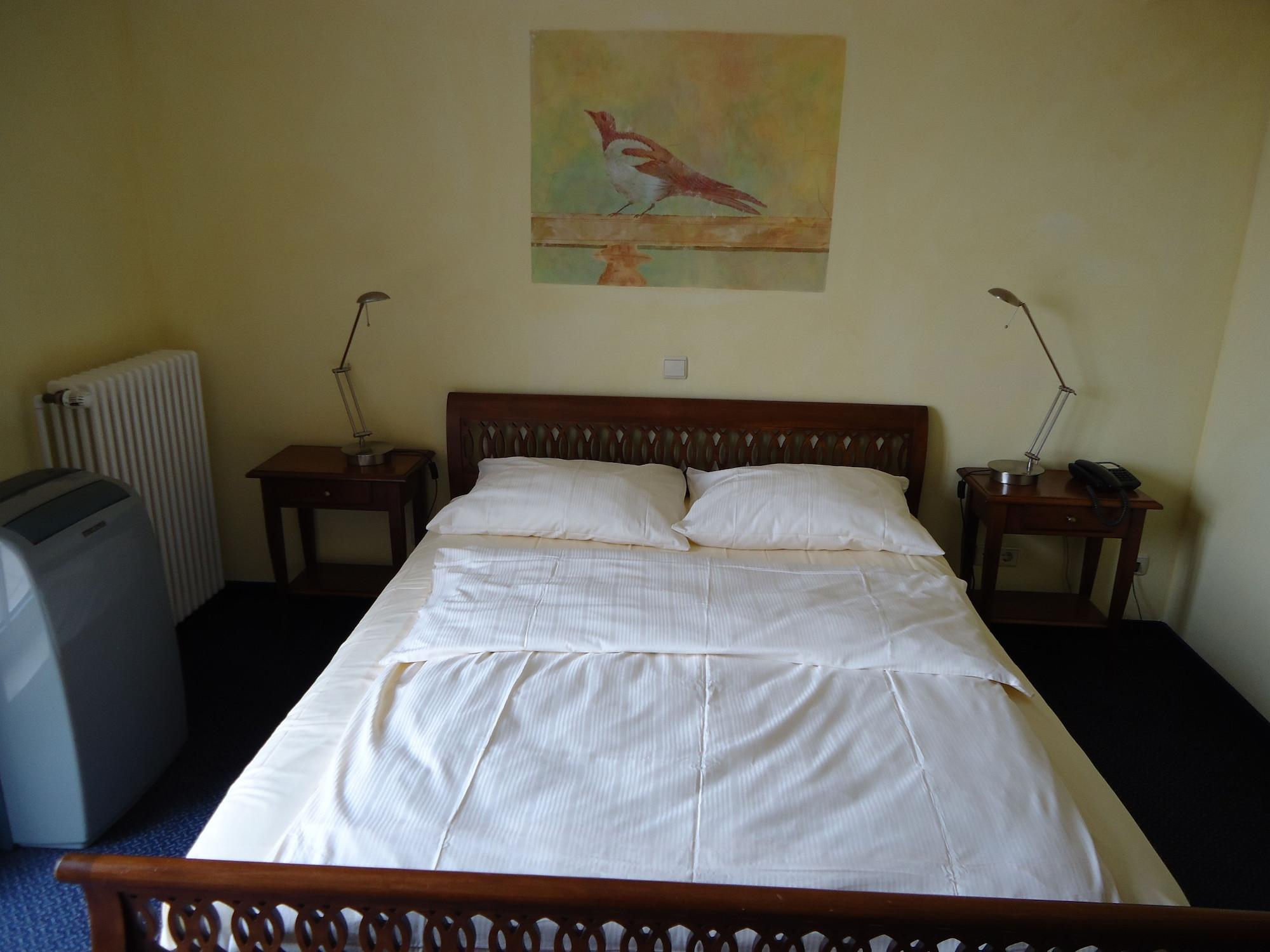 דיסבורג Hotel Landhaus Milser מראה חיצוני תמונה