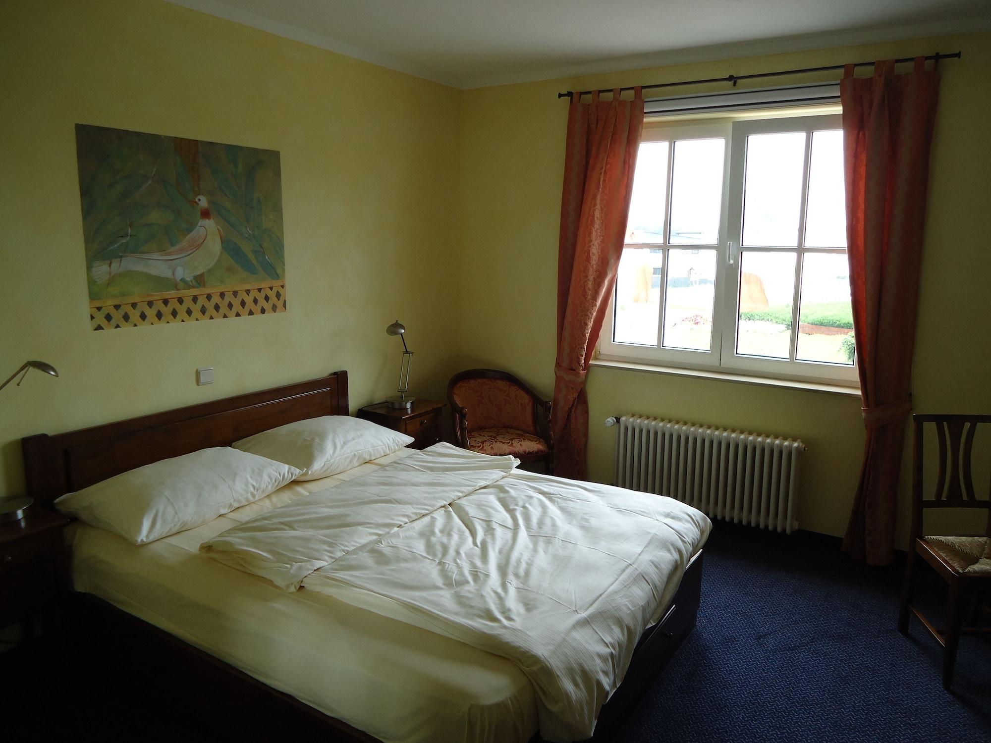 דיסבורג Hotel Landhaus Milser מראה חיצוני תמונה