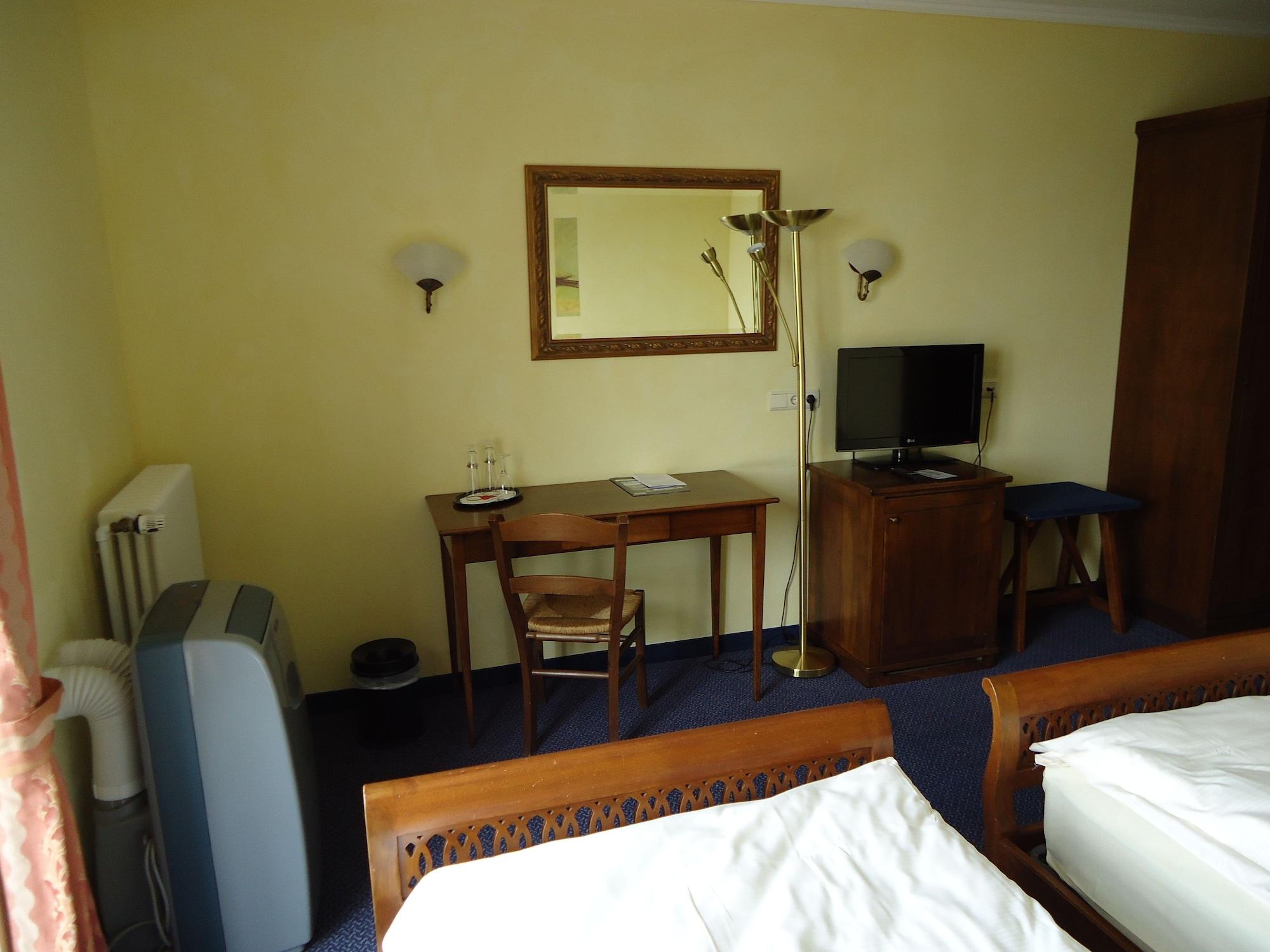 דיסבורג Hotel Landhaus Milser מראה חיצוני תמונה