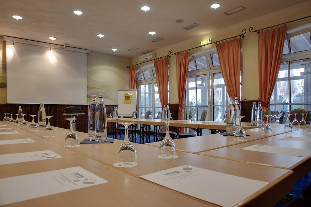 דיסבורג Hotel Landhaus Milser מראה חיצוני תמונה