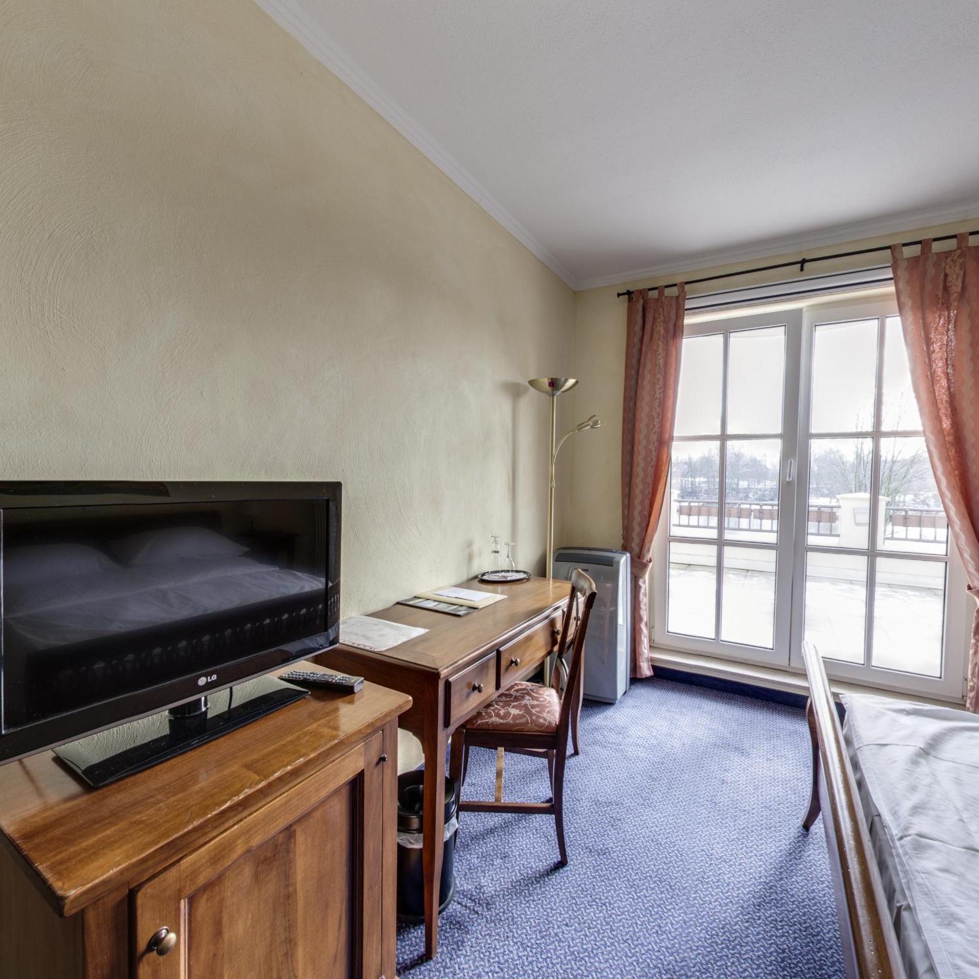 דיסבורג Hotel Landhaus Milser מראה חיצוני תמונה