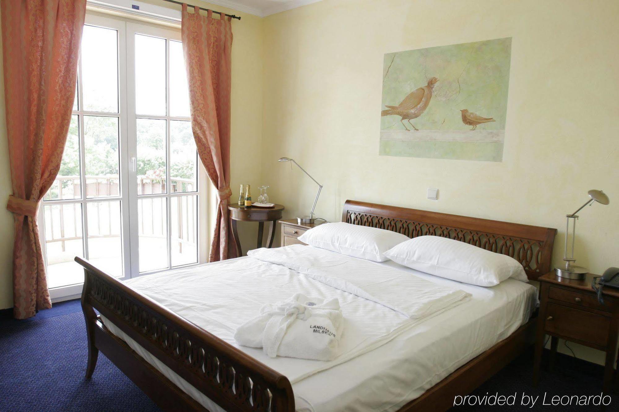 דיסבורג Hotel Landhaus Milser מראה חיצוני תמונה